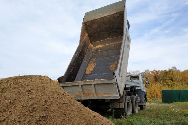 Topsoil Delivery in Estero